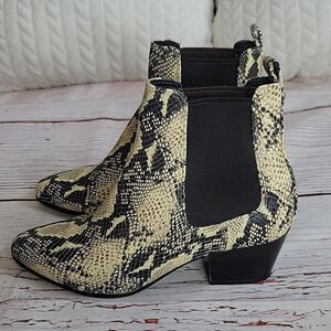 SAM EDELMAN Western Styled Snake Patterned Ankle Boots Size 7